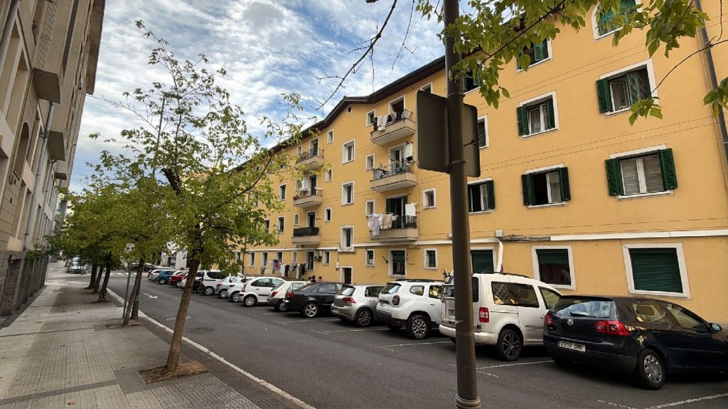 VIVIENDA CENTRICA EN AITA URDANETA