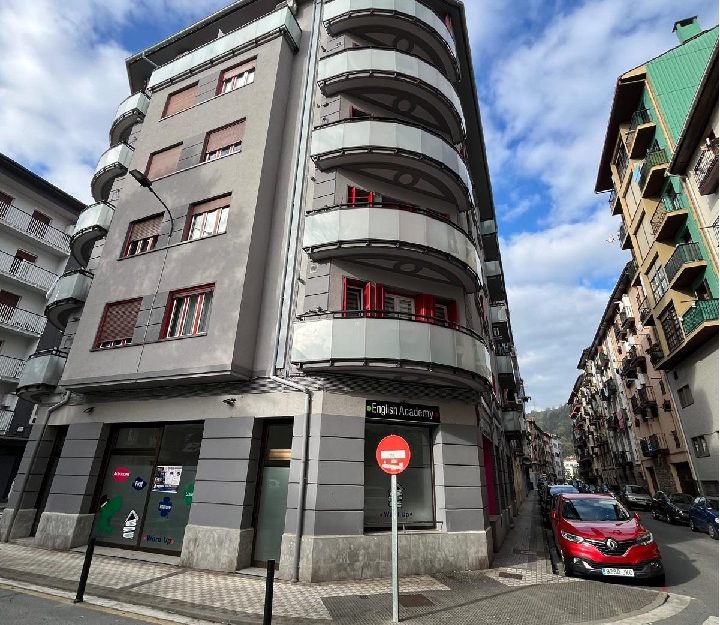 VIVIENDA EN ORDIZIA (Maribaratza Kalea)
