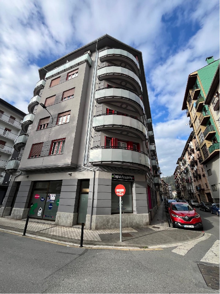 VIVIENDA EN ORDIZIA (Maribaratza Kalea)
